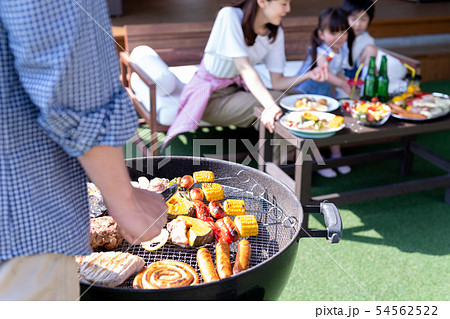 家族、食事、バーベキュー、夏 家族、食事、バーベキュー、夏 54562522