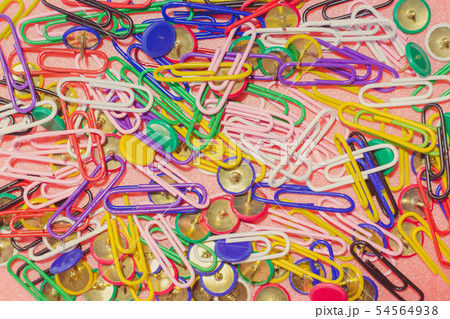 Paper clips and buttons of colorful flowers Paper clips and buttons of colorful flowers 54564938