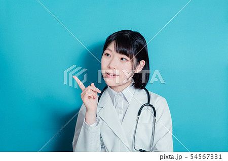 医療 白衣の女性 医療 白衣の女性 54567331