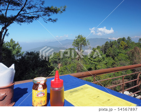 ナガルコットから眺めるカトマンズ盆地・ヒマラヤ山脈 Nagarkot 54567897