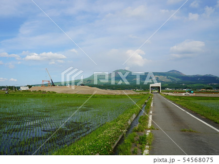 2016年4月の熊本地震で不通になっている国道57号線の新設工事 54568075