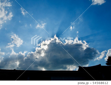 光 空 雲 54568612
