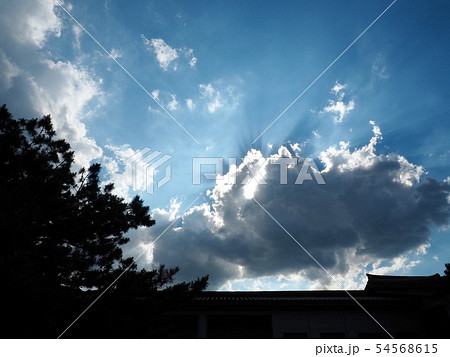 光 空 雲 54568615