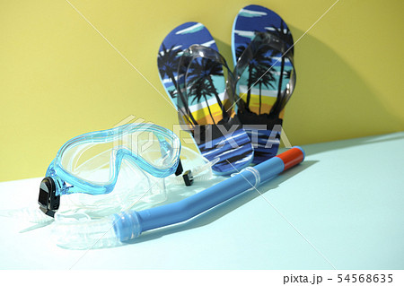 シュノーケルとマスクとビーサン 54568635
