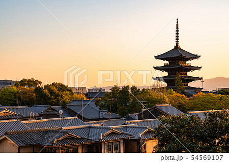 《京都府》古都の夕暮れ・五重の塔 《京都府》古都の夕暮れ・五重の塔 54569107