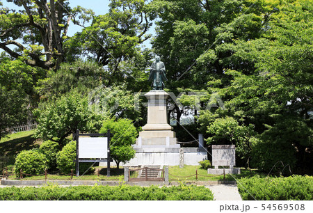 彦根城　特別史跡彦根城跡　金亀城　井伊大老の像　銅像 54569508