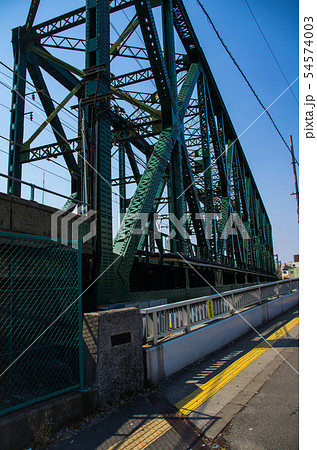 大阪市西区・岩崎橋から見る岩崎運河橋梁 54574003