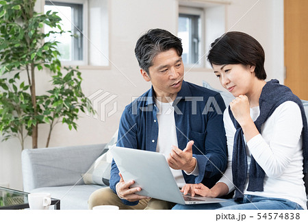 ミドル夫婦 54574838