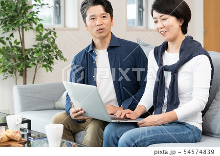 ミドル夫婦 54574839