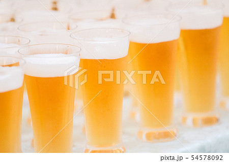 並んだグラスビール素材 並んだグラスビール素材 54578092