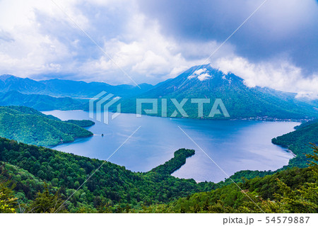 (栃木県奥日光)半月山から望む、中禅寺湖と男体山 (栃木県奥日光)半月山から望む、中禅寺湖と男体山 54579887