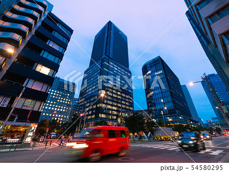日本の東京都市景観 「淡路町二丁目」やワテラスなどを望む（右奥は「神田郵便局前」など） 54580295