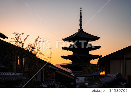 《京都府》古都の夕暮れ・五重の塔 《京都府》古都の夕暮れ・五重の塔 54580705