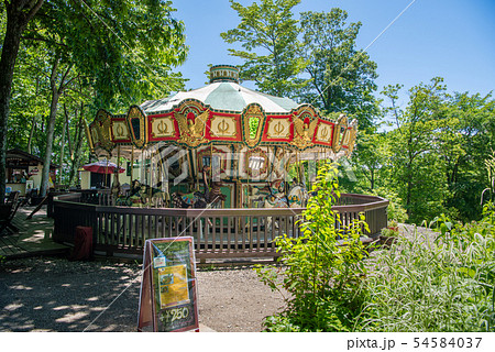 山梨県北杜市 萌木の村 森のメリーゴーランドの写真素材 [54584037