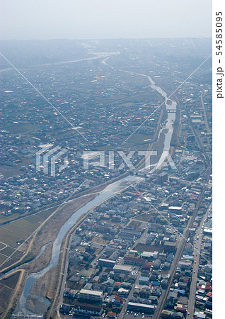 大海に注ぐ川 54585095