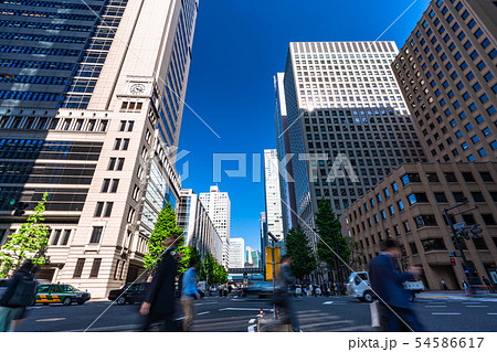 《東京都》初夏の大手町・ビジネス街 《東京都》初夏の大手町・ビジネス街 54586617