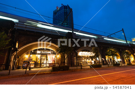日本の東京都市景観 御茶ノ水から秋葉原へのJR高架下にある「Brick MALL(ブリックモール)」 日本の東京都市景観 御茶ノ水から秋葉原へのJR高架下にある「Brick MALL(ブリックモール)」 54587041