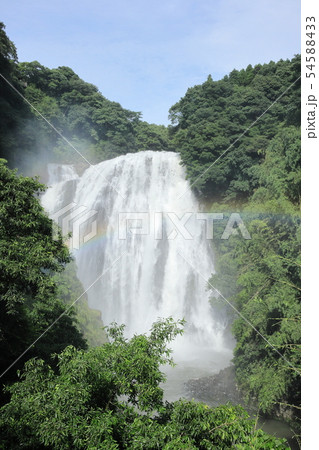 大雨の翌日で水量が多い龍門滝 大雨の翌日で水量が多い龍門滝 54588433