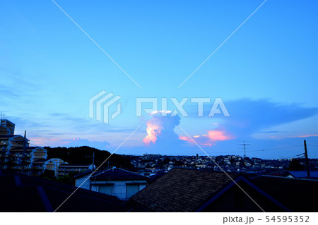 夕暮れの入道雲 夕暮れの入道雲 54595352