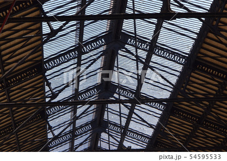 アヴニョンTGV駅 54595533