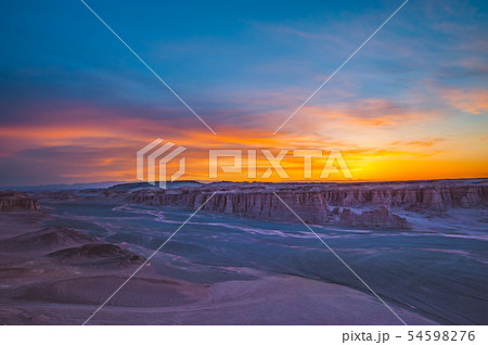 ゴビの朝明け ゴビの朝明け 54598276
