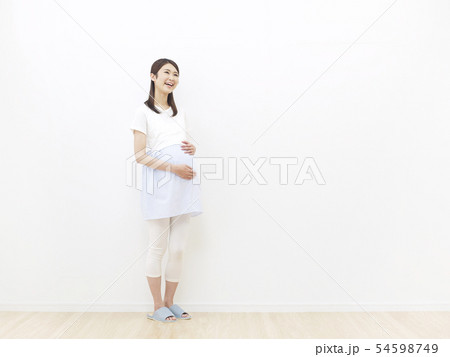 女性　妊婦 54598749
