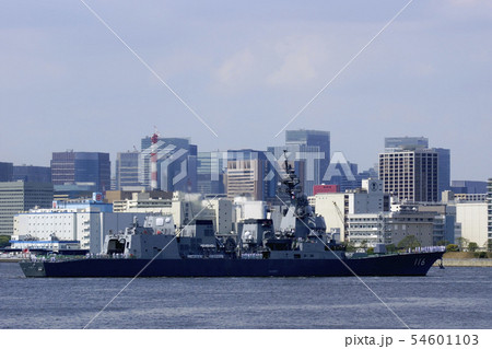 東京港を航行する護衛艦てるづき（東京みなと祭） 54601103