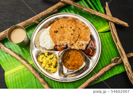 スパイシーなカレーライス　Curry and rice 54602007