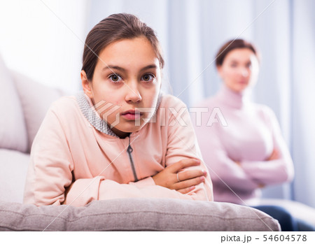 Mother and daughter take offense 54604578