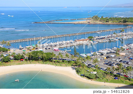 ハワイ オアフ島 ワイキキビーチのヨットハーバー ハワイ オアフ島 ワイキキビーチのヨットハーバー 54612826