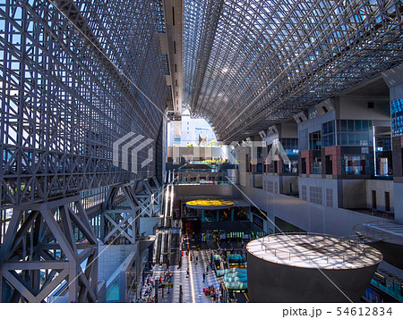 JR京都駅のエントランスホールの写真素材 [54612834] - PIXTA