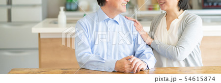 ミドルシニア　夫婦 54615874