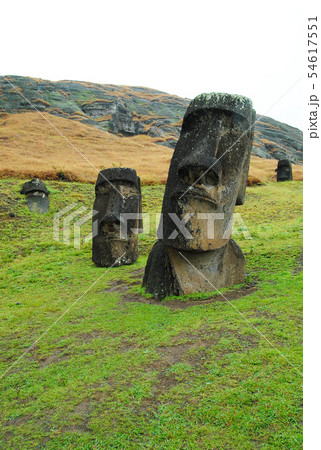 イースター島　ラノ・ララクのモアイ（チリ） 54617551