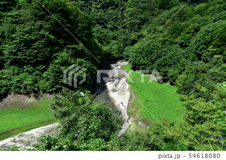 山梨、荒川ダムの景色 54618080