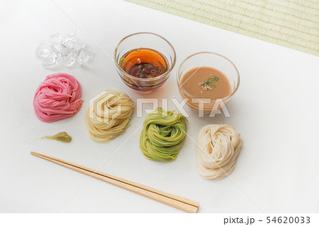 そうめん japanese summer thin noodles (somen) そうめん japanese summer thin noodles (somen) 54620033