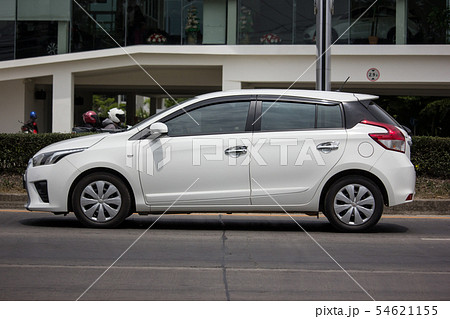 Private Car toyota Yaris Hatchback Eco Car 54621155