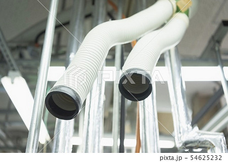 工場の送風のダクト 54625232