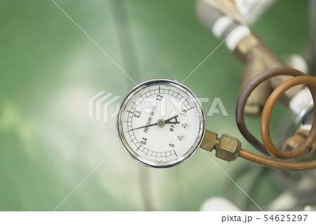 工場のメーター　圧力計 54625297