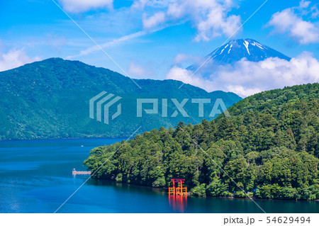 (神奈川県)芦ノ湖の向こうに富士山 (神奈川県)芦ノ湖の向こうに富士山 54629494