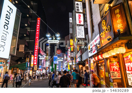《東京都》渋谷センター街・夜の繁華街 54630289