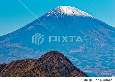 箱根・明神ヶ岳から見る富士山と金時山 箱根・明神ヶ岳から見る富士山と金時山 54638082