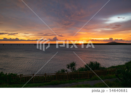 沖縄県 宮古島 西平安名崎 朝焼け 54640681