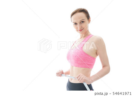 ダイエットをする若い女性 54641971