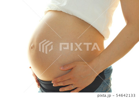 妊娠9カ月の妊婦 妊娠9カ月の妊婦 54642133