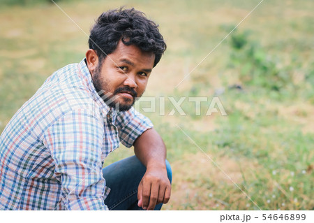 People are watching the soil for farming. 54646899