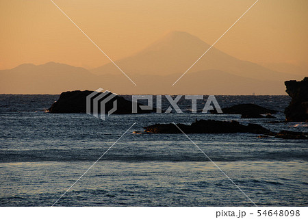 夕照の中の富士山 夕照の中の富士山 54648098