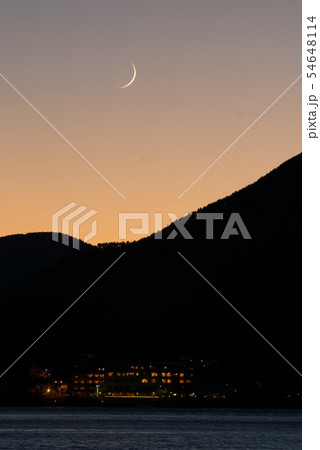 残照の三日月 54648114