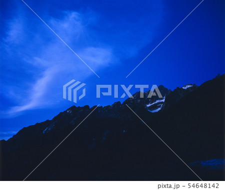 未明の剱岳 54648142