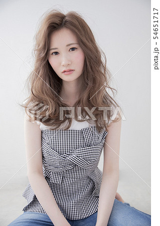 ゆるふわセミロングヘアー 日本人 ヘアスタイル ゆるふわセミロングヘアー 日本人 ヘアスタイル 54651717