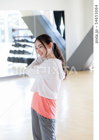 ダンサー　ヒップホップ　スタジオ　フィットネスジム　スポーツジム　 54653064